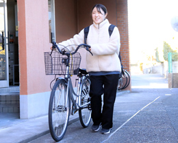 自転車通学しています。学校は駐輪場も完備です。